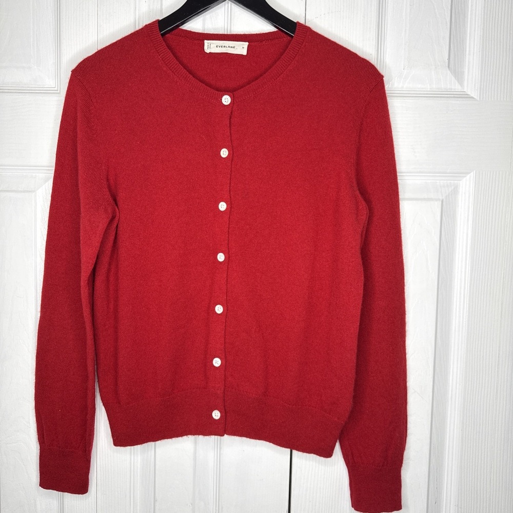 Everlane Cashmere Cardigan Sweater Womens Medium M Red Classic Crewneck Button